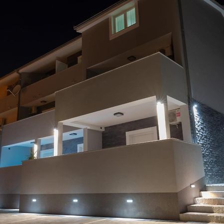 Apartments Pasalic Каштела Экстерьер фото