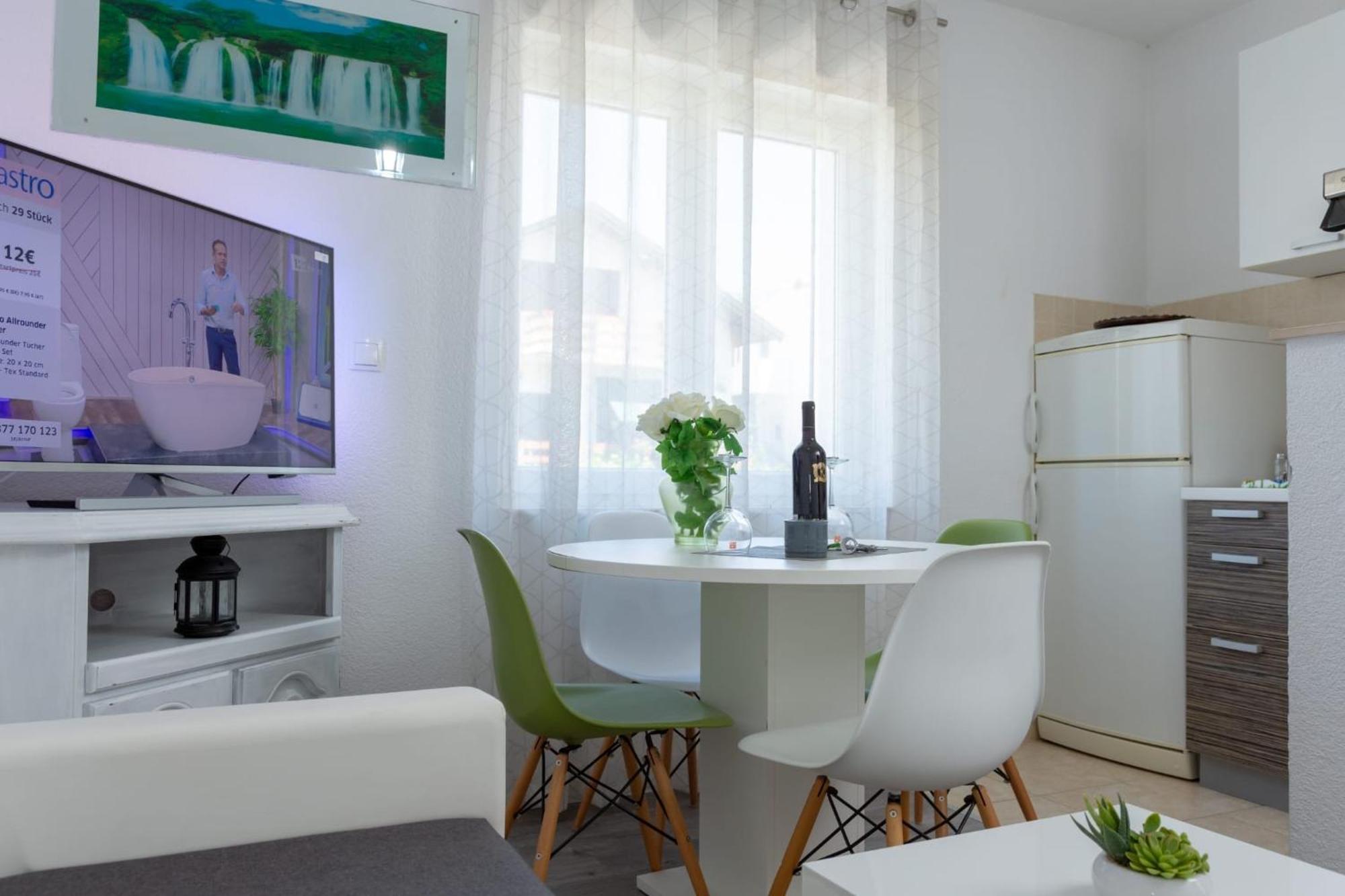 Apartments Pasalic Каштела Экстерьер фото